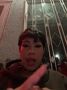 ZahaRose online show from November 15, 4:13 am