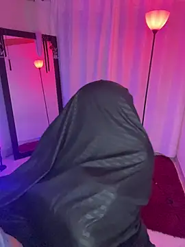 ZahaRose online show from November 30, 5:44 am