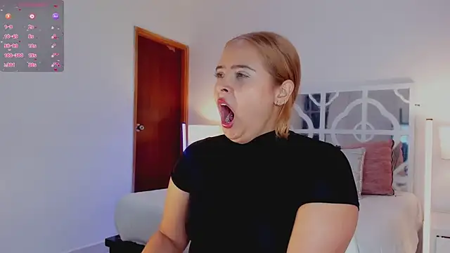 MikaelaStone online show from December 19, 1:03 pm