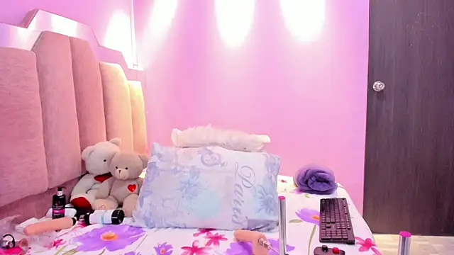 AndreaSweet2 online show from December 15, 8:36 pm