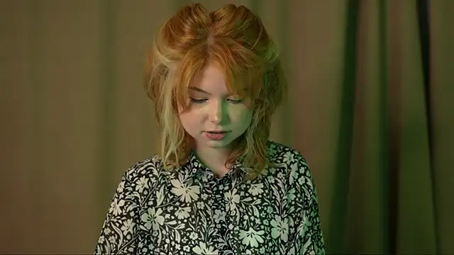 Stella Vanila online show from September 18, 1:48 am