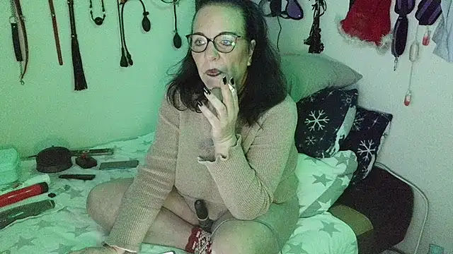 honey47 online show from December 15, 8:47 pm