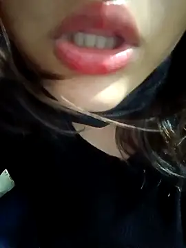 Hott Muskan online show from March 27, 7:03 pm