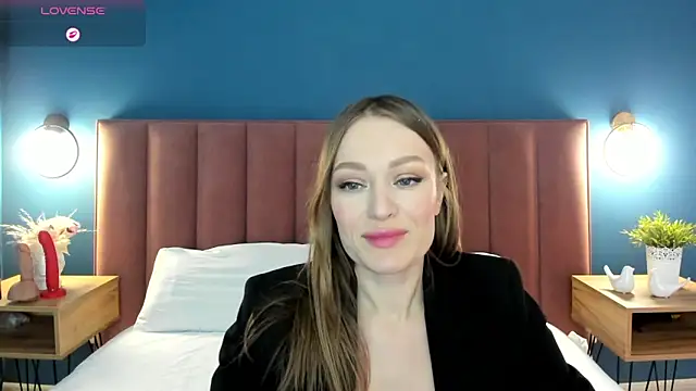 EvelynPoole online show from April 16, 1:39 am