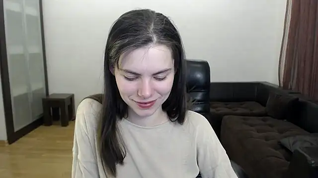Snapshot of AmelieReve chatting on October 20, 4:10 pm AmelieReve online show from October 20, 4:10 pm
