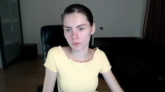 Snapshot of AmelieReve chatting on October 3, 4:34 pm AmelieReve online show from October 3, 4:34 pm