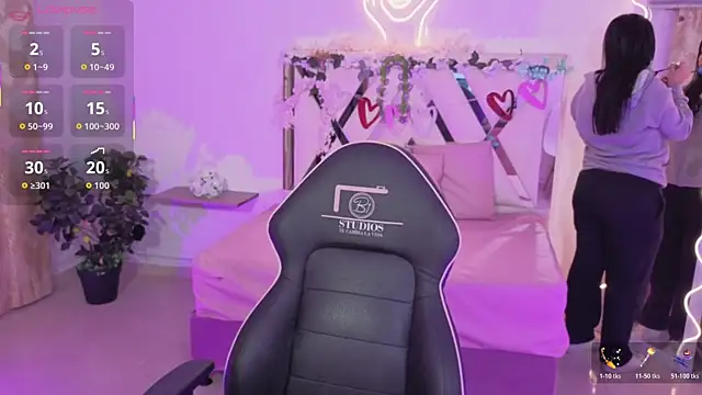 ZURY TAY online show from November 9, 12:01 pm