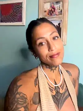 rih4nnna online show from December 16, 4:07 am