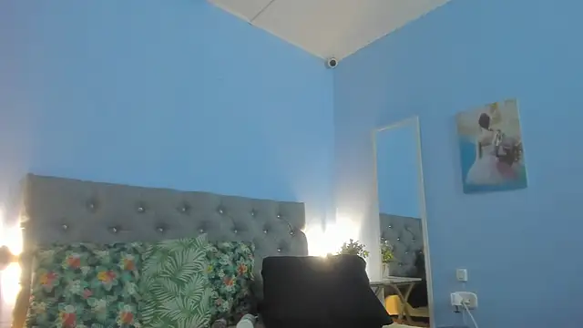 neferet opal online show from November 26, 12:00 am