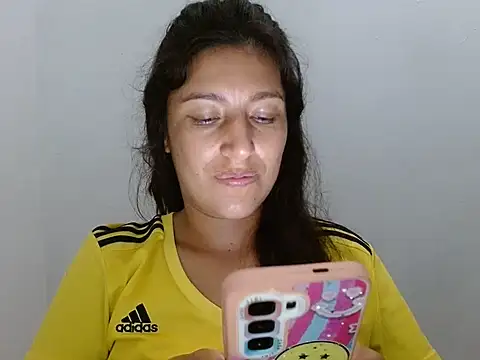 SarahFriendly online show from June 18, 12:45 am