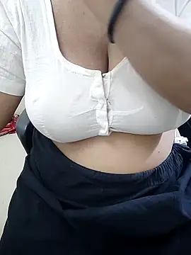 tami lavanya online show from November 23, 7:59 pm