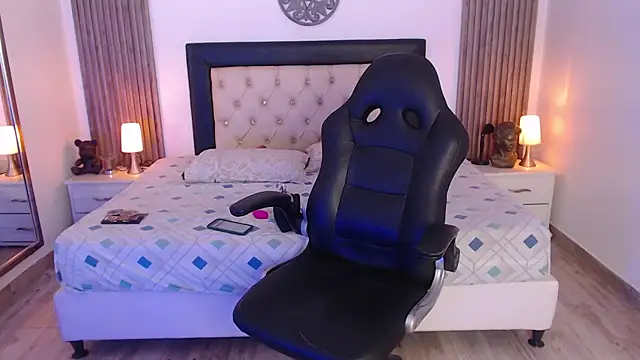 Serena Houstonn online show from December 1, 11:14 am