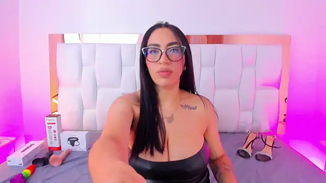 Camille Juicy online show from November 29, 1:04 pm