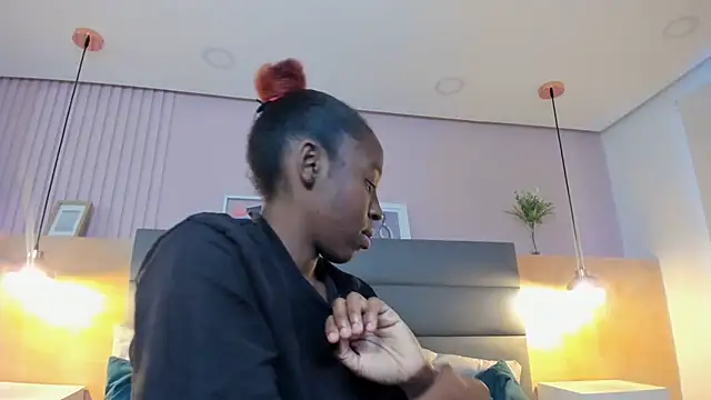  emma willliams  online show from November 6, 2:01 pm