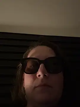 melanie75020 online show from March 3, 10:49 pm