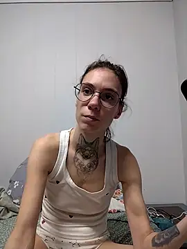 HoneySquirrel online show from March 13, 6:53 pm