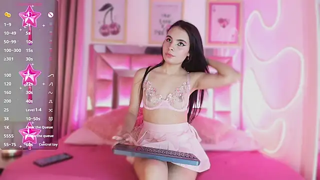 Sophie stars online show from November 30, 10:19 am