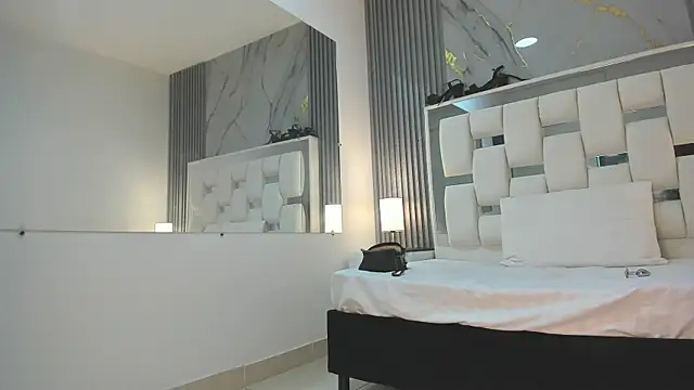 Snapshot of VanessaHard_as chatting on October 21, 7:29 pm VanessaHard as online show from October 21, 7:29 pm