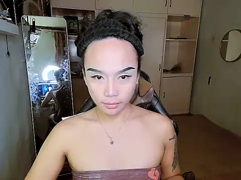 YourNikkieXxx online show from November 1, 1:48 pm