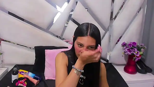  Luna Bennett online show from March 12, 8:44 pm