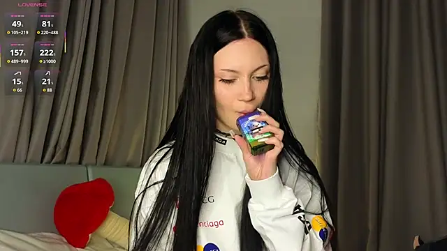 Alice 1n Wonderland  online show from November 5, 6:13 pm