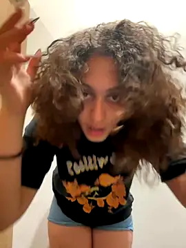 DreamThickCouple online show from September 17, 4:05 pm