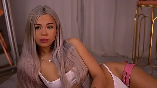 NickyBenz online show from October 25, 6:04 pm