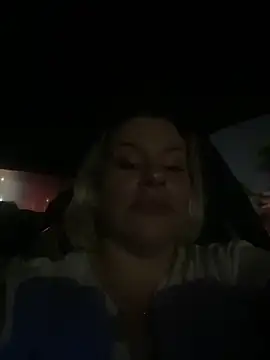 toomuchofafreak online show from February 28, 7:52 am