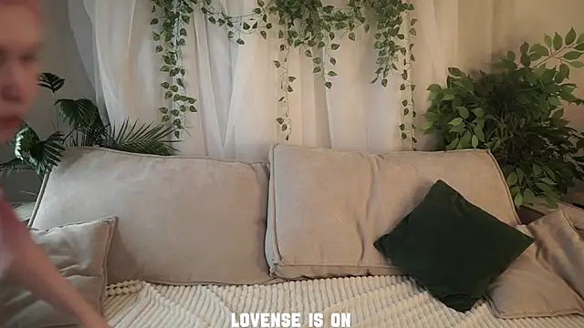 ElizSpieth online show from November 28, 1:52 am