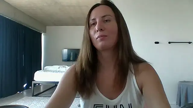 Snapshot of ALICAINWONDERLAND chatting on September 14, 9:51 am ALICAINWONDERLAND online show from September 14, 9:51 am