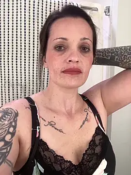 Snapshot of VisibleGiver chatting on October 15, 4:26 am VisibleGiver online show from October 15, 4:26 am