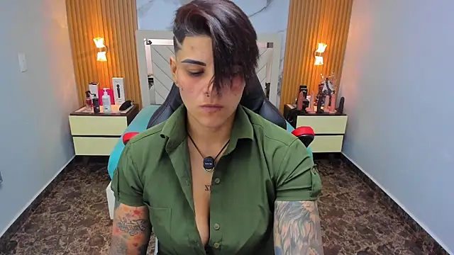 KAROLLJONES1 online show from February 3, 7:51 pm