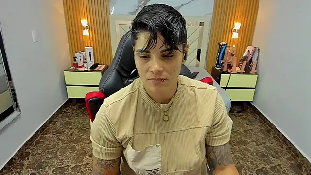 KAROLLJONES1 online show from October 22, 7:52 pm