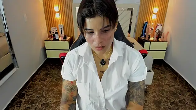 KAROLLJONES1 online show from November 26, 7:48 pm