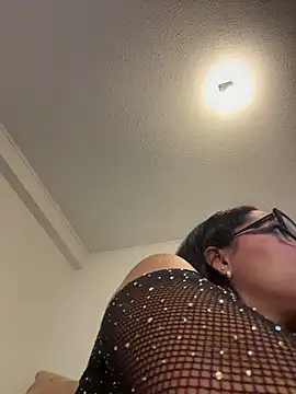 princesaliay online show from March 28, 11:10 am