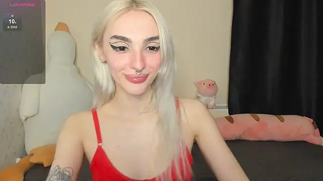 succubantra online show from October 31, 3:05 pm