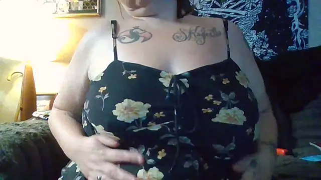 ThickkkMama420 online show from May 17, 5:56 pm