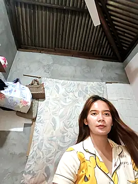 ur hotsiren online show from November 4, 3:50 pm