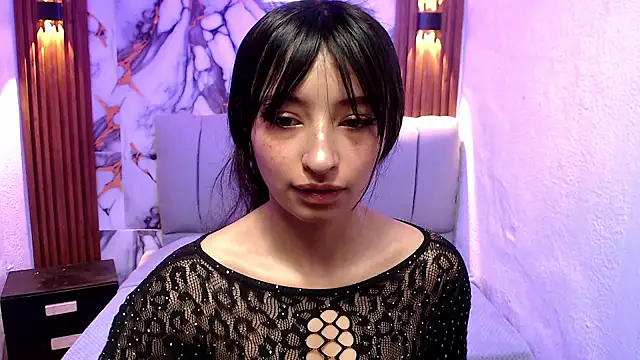 alaia blue online show from October 14, 1:25 pm