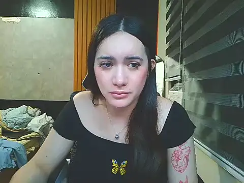 Yhanbeaufort18 online show from October 3, 5:07 pm