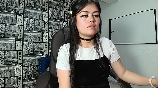 Snapshot of Mia_Morelli_ chatting on September 28, 5:14 am Mia Morelli online show from September 28, 5:14 am