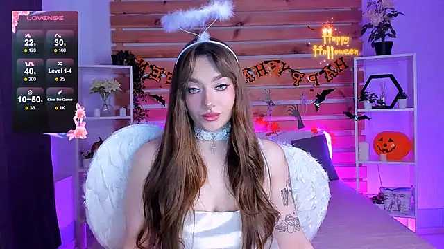 Emily Tylerr online show from October 29, 8:07 am