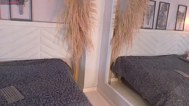 amy miller1 online show from November 25, 8:31 pm