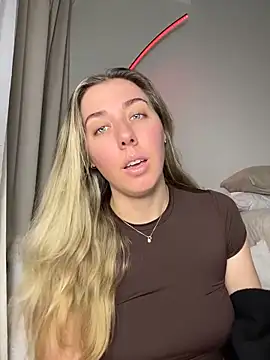 louiseberkeley online show from June 2, 11:22 am