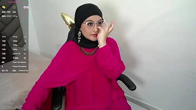 Snapshot of heluejamil chatting on September 16, 8:17 pm heluejamil online show from September 16, 8:17 pm