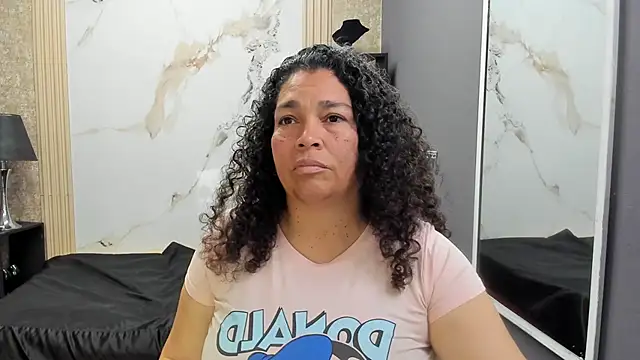 Snapshot of NinaBlazee chatting on October 20, 6:22 pm NinaBlazee online show from October 20, 6:22 pm
