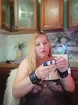 XHelenaX90 online show from March 22, 5:30 pm