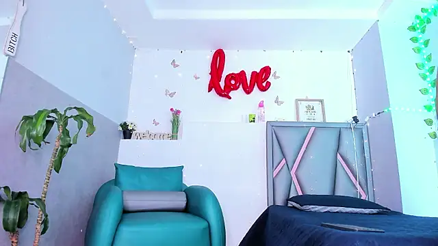 aurora tziu online show from March 19, 3:55 am