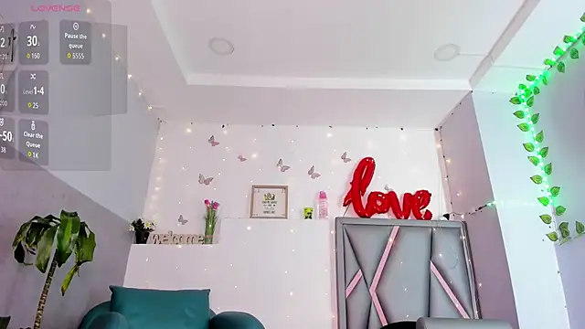 aurora tziu online show from March 31, 4:01 am