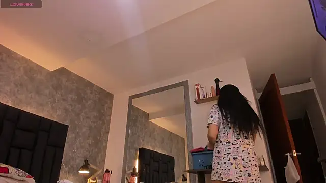 crystaldarliing online show from December 19, 3:21 am